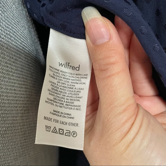 Aritzia Wilfred Callie satin long sleeve wrap dress - Picture 7 of 9